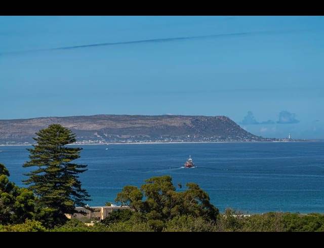 6 BEDROOM HOUSE FOR SALE IN BERG EN DAL